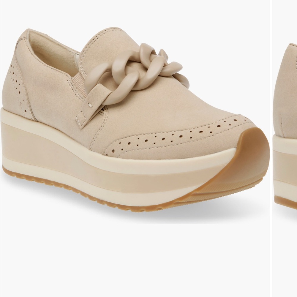 Dolce Vita. Bizzie in color Dune. Womens Size 9. Platform. NWT. Never worn.